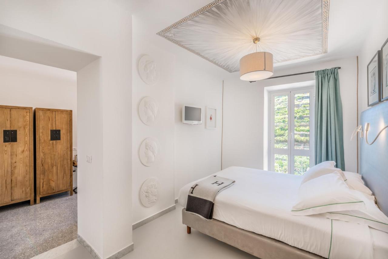 מנרולה La Torretta Lodge מראה חיצוני תמונה