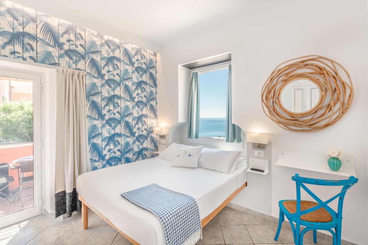 מנרולה La Torretta Lodge מראה חיצוני תמונה