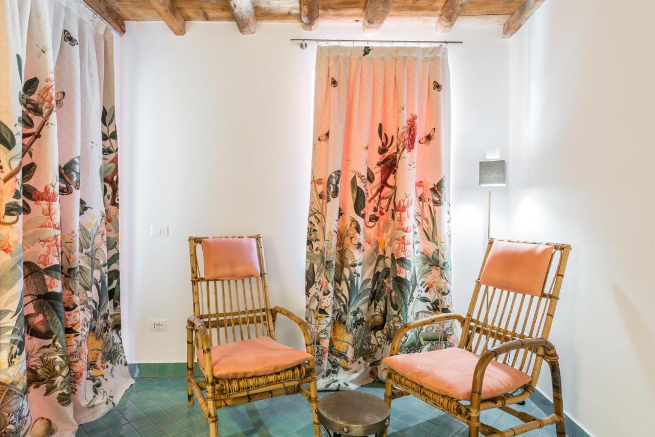 מנרולה La Torretta Lodge מראה חיצוני תמונה