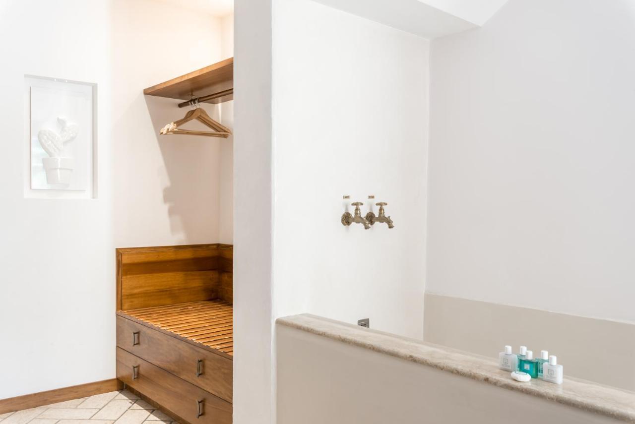 מנרולה La Torretta Lodge מראה חיצוני תמונה